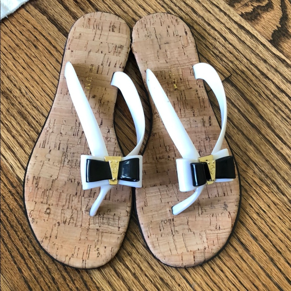 Ivanka trump flip flops